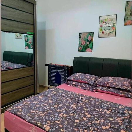 Aiman'S Rose Homestay Teluk Panglima Garang Exterior foto